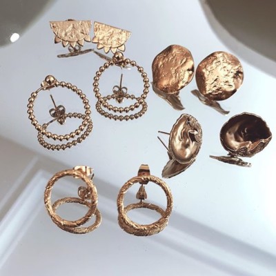 // LES BOUCLES // c’est notre passion. On aime les mélanger, les porter, les assortir. (Re)découvrez nos collections ️