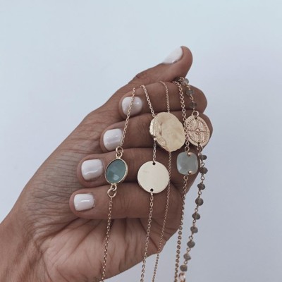 // BRACELETS DU JOUR // Bonjour ️ Coloré ou doré, à vous de choisir. Ils sont tous en plaqué or et ajustables ?