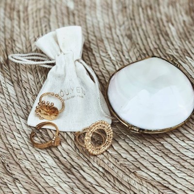 // L’ART D’OFFRIR // Craquez pour nos bagues espiègles de la collection Salt et recevez notre petit écrin dès 100€ d'achat ?
