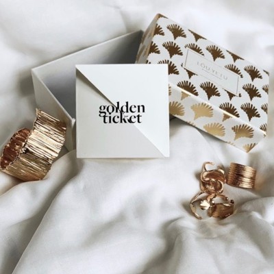 // GOLDEN TICKET // 4 ans de vous, de nous, de bijoux, d’amour, ça valait bien une petite surprise. Nous avons glissé des tickets gagnants dans les commandes en ligne et en boutique : 1 bon de 500€, des bagues Paula, et plein d’autres surprises ️ Préparés avec amour par les louves, ils n’attendent que vous ?